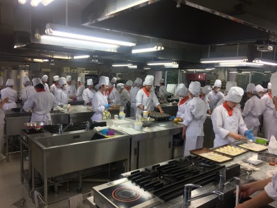 高校生がクリスマス前にお届けするキズ柿を贅沢に使用したシュトーレン シュトーレン 柿 訳あり わけあり ワケアリ ケーキ お菓子 スイーツ クリスマス 三重県 多気町 OS‐01