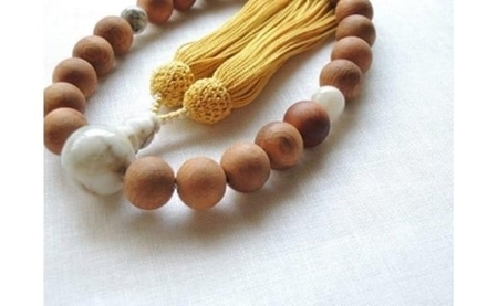 ふるさと納税 三重県 度会町 御山杉　お念珠　男性用：こげ茶　桐箱／世古林業　数珠　銘木　希少　三重県　度会町　伊勢志摩 ふるさと納税 三重県 度会町 御山杉 お念珠 男女ペア 男性用：こげ茶