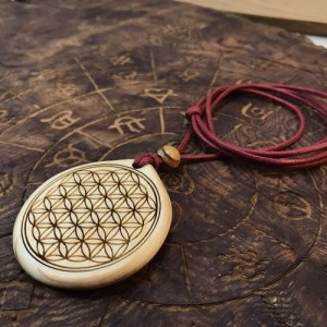 ヲシテ文字＆フラワーオブライフ　両面刻印　パワーネックレス　三重県産　ひのき製　紐の色　黒／KOSHIKARI　ふるさと納税　アクセサリー　大紀ブランド　三重県　大紀町