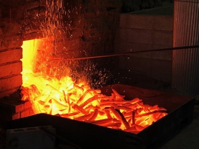 【先行受付 3月以降発送】 伊勢志摩 備長炭　中太長　約1kg／マルモ 製炭所　BBQ　料理　炭火　七輪　囲炉裏　火鉢　キャンプ