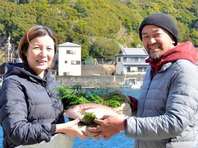 （冷蔵） 人が食すために育てられた真鯛で塩釜焼き セット ／ 友栄水産 鯛 真鯛 塩釜焼き 伊勢志摩 三重県 南伊勢町