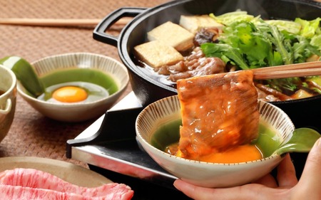 近江牛「かど萬」すき焼き用モモ肉 約250g 近江牛