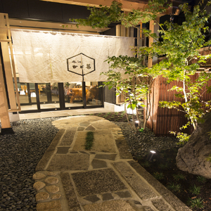 近江牛「かど萬」すき焼き用モモ肉 約250g 近江牛