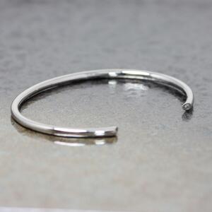 【SILVERプラチナコーティング】ダイヤモンド2粒が密かに輝くバングル 遊び心ある大人アクセサリー 人気の大人カラー SV-B005 ジュエリー