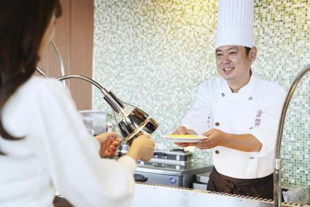 びわ湖大津プリンスホテル スカイフロア スイートルーム ペア宿泊券 ( 朝食付 ) 宿泊券