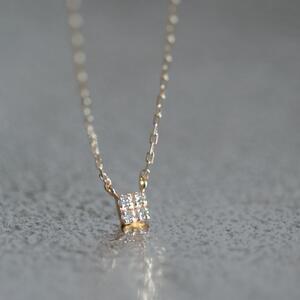 ふるさと納税 胸元を美しく ダイヤモンドで作る十字デザインネックレス
