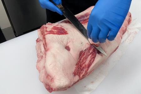 【肉屋くらは】 A4 近江牛 焼肉用 300g 焼き肉 A4 冷凍 焼肉 肉 お肉 牛肉 赤身 部位 いろいろ カタ モモ バラ 霜降り ブランド和牛 和牛 国産 ブランド 牛 黒毛和牛 高級 日本三大和牛 ご褒美 お祝い 滋賀 彦根