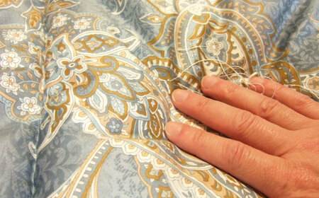 国産真綿100％使用 近江真綿 手引き布団 1.5kg シングル 【青色】　[AQBN015] 布団 かけ布団