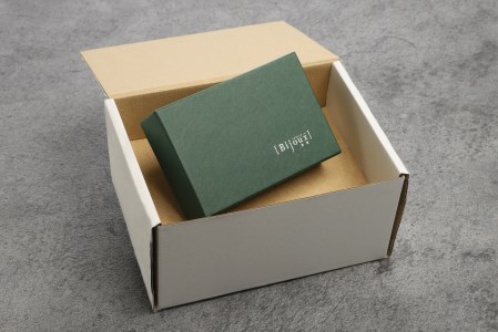 伝統の技で作り上げた色彩豊かな天然木のブレスレット【F003W】