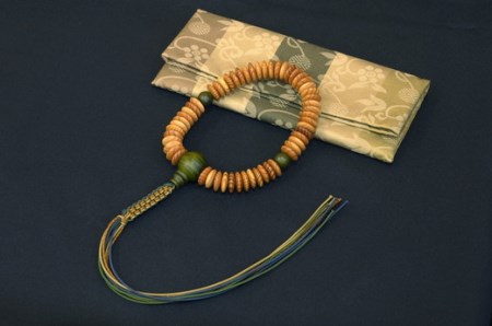 1400年の歴史を誇る近江の数珠職人が手掛けた念珠（男性用）【F001SM】