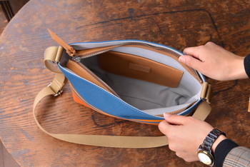 ハンドメイド　八幡帆布鞄　ショルダーバッグ　ヨコ型　琵琶湖ブルー　名入れ可【CC10W】