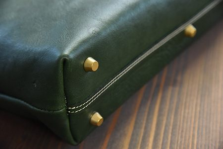近江牛レザーを贅沢に使った　本革トートバッグ　ディープグリーン【CC38W】