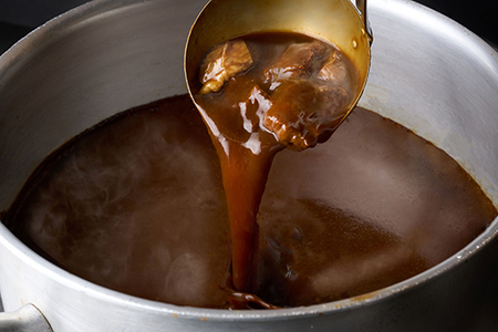 近江牛 ビーフカレー 600g ( 200g × 3個 ) カネ吉山本 【Y185W1】 カレー 近江牛 牛肉 レトルト