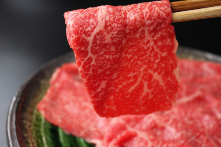 【2月発送分】 極上 近江牛 すき焼き しゃぶしゃぶ 用 モモ 400g 【CB09W-2m】 近江牛 牛肉すき焼き