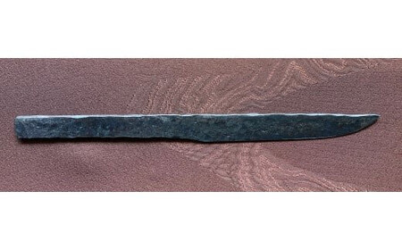 刀鍛冶の工房で学ぶ!玉鋼で小刀を作る体験