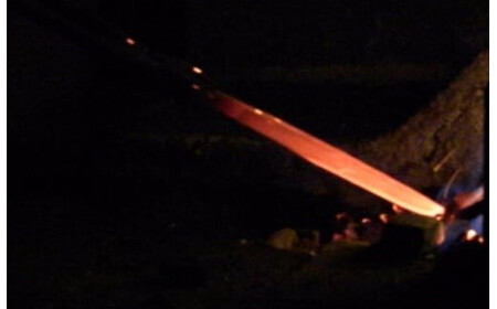 刀鍛冶の工房で学ぶ!玉鋼で小刀を作る体験