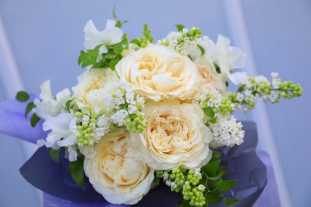 【定期便:12カ月】國枝バラ園から直送!Flower Bouquet(10本の花束)白系 薔薇 ばら バラ 花束 お祝い プレゼント 誕生日 ギフト 贈答 記念日 クニエダ株式会社