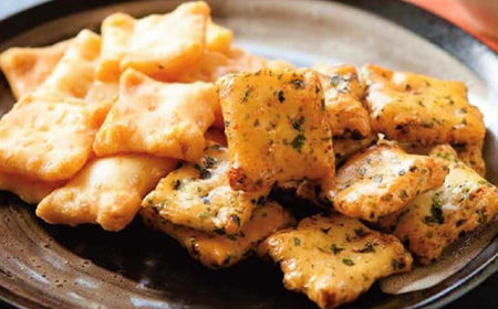 米農家のこだわり監修　榮劫庵の榮米おかき『鶴』 2種 計6袋 / 和菓子 あられ 米菓 煎餅 せんべい 詰め合わせ ギフト 手土産 / 栗東市 / AMAファミリーズ榮農場[BIAI005]