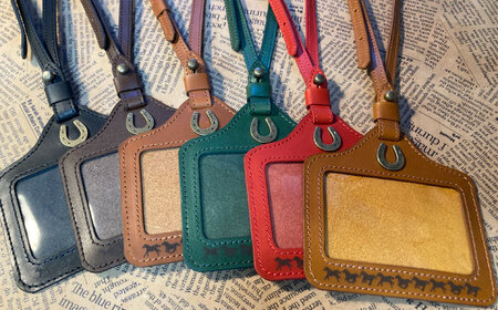 【選べるカラー】蹄鉄付き馬九いくネームホルダー（ストラップ付き）[BIAU063] 競馬 競馬