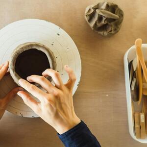 信楽焼 陶芸体験（１名様分）[手びねり・タタラコース]  Ogama