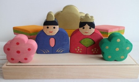 手作りの木工パズル 雛