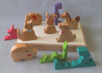 手作りの木工パズル アニマル