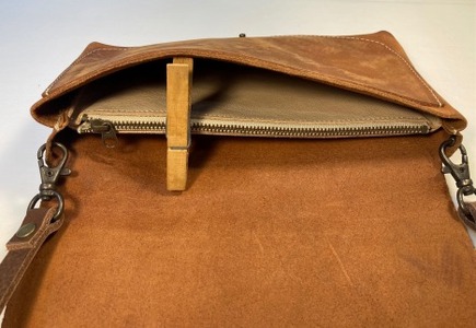 【本革】スマホも入るお財布ポシェット（大）［ダークネイビー］