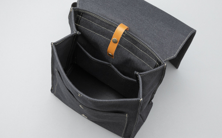 【J-202】Kii工房 帆布かばん ニューかぶせ型リュック 先染め黒 【高島屋選定品】