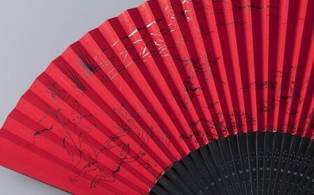 【L-572】鈴木扇子店 鳥獣戯画うるし画赤地（黒染骨） 7.2寸（約21.6cm）［高島屋選定品］
