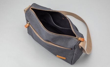 【J-234】ｋｉｉ工房　帆布かばん　ボックスショルダー　横　先染め黒【高島屋選定品】