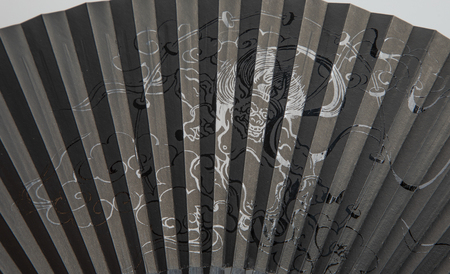 【L-531】鈴木扇子店 近江扇子 風神雷神（うるし画）　7.2寸(約21.6cm)［高島屋選定品］