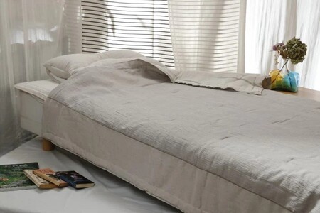 近江ちぢみ 掛布団 グレー 麻絲商会 滋賀県 東近江市 G-B01 近江 ちぢみ 麻 掛布団 肌掛け布団 夏布団 洗える 冷感 寝具 日本製 天然素材 吸水 速乾 シャリ感 リネン ラミー 軽量 清涼感