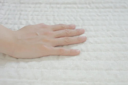 「近江の麻」ふんわりパッドシーツ シングル 麻絲商会 滋賀県 東近江市 F04 麻 パッド シーツ シングル 夏 寝具 洗える ウォッシャブル 吸湿 速乾 涼しい 快適 リネン 敷きパッド 丸洗い ふんわり 特許 高反発 耐久性 国産 高品質