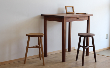 木の家具 三角スツール ウォールナット材 家具工房ウノカ 滋賀県