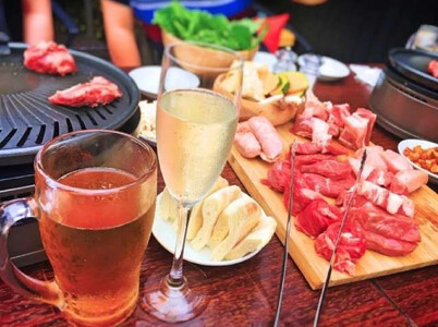 近江牛プレミアムＢＢＱ及びクラフトビール飲み放題チケット（３名様用）　F20　パンカフェＫＯＫＯＮ?江近? 東近江