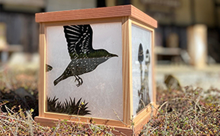 【笹木木工×早川鉄兵】切り絵のあんどん（小鳥） インテリア 工芸品 行燈 電源コード付き 