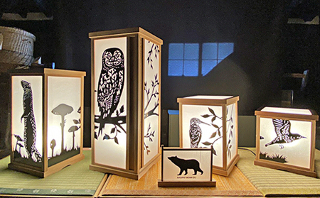 【笹木木工×早川鉄兵】切り絵のあんどん（小鳥） インテリア 工芸品 行燈 電源コード付き 