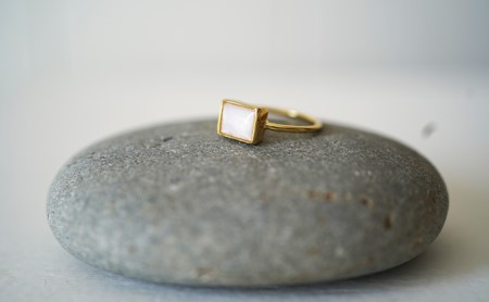 池蝶貝（イケチョウガイ）レグタングルリング【13号】 アクセサリー 指輪 ファッション小物 雑貨 