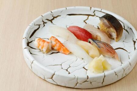 【二條 葵月】【夜】カウンター限定 おまかせ鮨コース お食事券2名様分(ぐるなびセレクション)