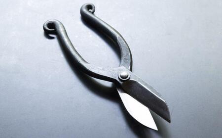 【金高刃物老舗】花鋏 黒打ち(五寸五分)