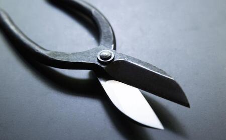 【金高刃物老舗】花鋏 黒打ち(五寸五分)