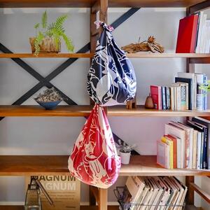 【三陽商事】地域猫活動 綿三幅両面ふろしき(キャットパズル/ブラック×コスモス色)