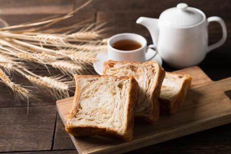 【ANDE】デニッシュ食パン5点セット( プレーン1斤、メープル・ショコラ―デ・紅茶・ストロベリー各ハーフサイズ)