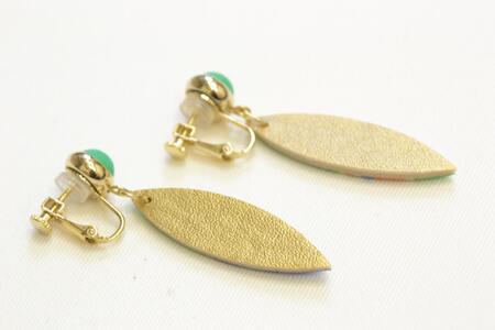 【染工房正茂】手描友禅 ピアス / イヤリング(ファブリックアクセサリー)《孔雀》