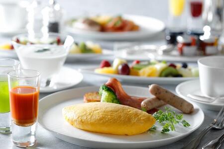 【ウェスティン都ホテル京都】ホテル宿泊ペアチケット 平休日1泊朝食付《デラックスツイン》｜東山 ラグジュアリー 市街を一望 人気