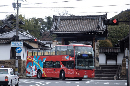 「乗り降り自由！京都の主要な観光地を巡る周遊パス」スカイホップバス（Sky Hop Bus）小人2日券