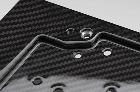 【AELLA】汎用品｜ドライカーボン製 ナンバープレートホルダー AE-99005 【ツヤあり】｜京都 バイクギア カスタムパーツ 人気ブランド ﾊﾞｲｸ