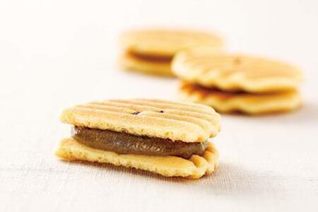 【高島屋選定品】【鼓月】姫千寿せんべい三段箱（シュガークリーム12枚入、有機抹茶12枚入、有機ほうじ茶12枚入）｜京都 千寿せんべい 有名店 人気 和菓子 和菓子