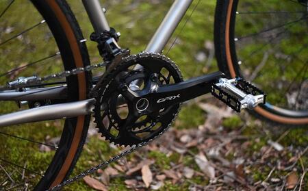 【高島屋選定品】【VIGORE】山と旅の自転車プラス GRX820（2×12速）［ 京都 ロードバイク 自転車 ブランド 人気 おすすめ スポーツ アウトドア ツーリング ブランド メーカー 取り寄せ 通販 ふるさと納税 ］