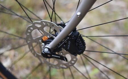 【高島屋選定品】【VIGORE】山と旅の自転車プラス GRX600（1×11速 / マット・チタンカラー）［ 京都 ロードバイク 自転車 ブランド 人気 おすすめ スポーツ アウトドア ツーリング ブランド メーカー 取り寄せ 通販 ふるさと納税 ］